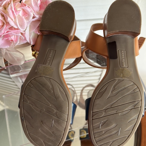 EUC Anne Klein Ellamae Blue & Tan Leather Block Heel Gold Grommet Sandal - Picture 9 of 14